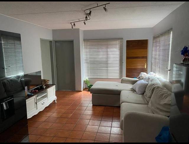 3 BEDROOM APARTMENT FOR SALE IN WESTDENE